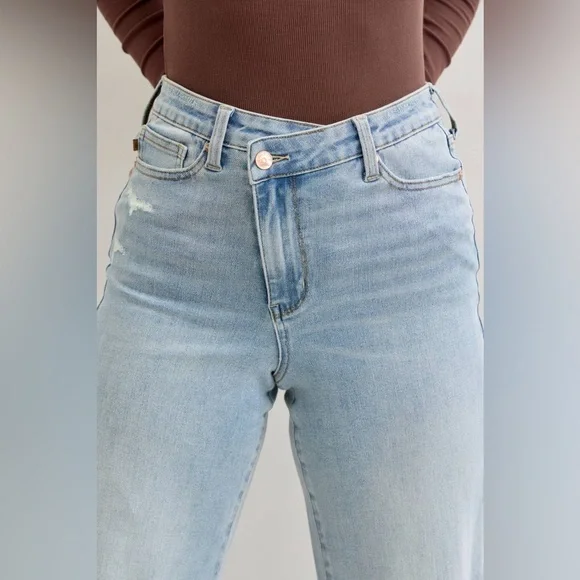 Judy Blue High Waist Retro Wide Criss-Cross Waistband Mild Destroy Jeans - Picture 10 of 10